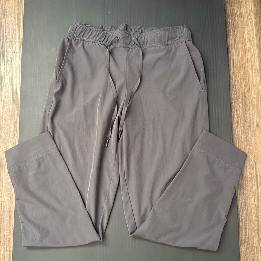 Eddie Bauer lightweight travel hiking adventure jogger pants